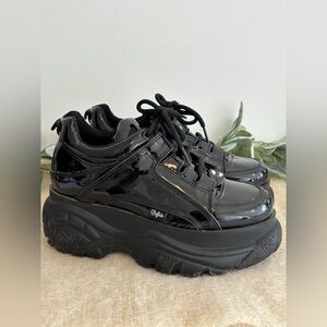 Buffalo London Classic Low sneaker Patent Leather black women size 39 8.5 US